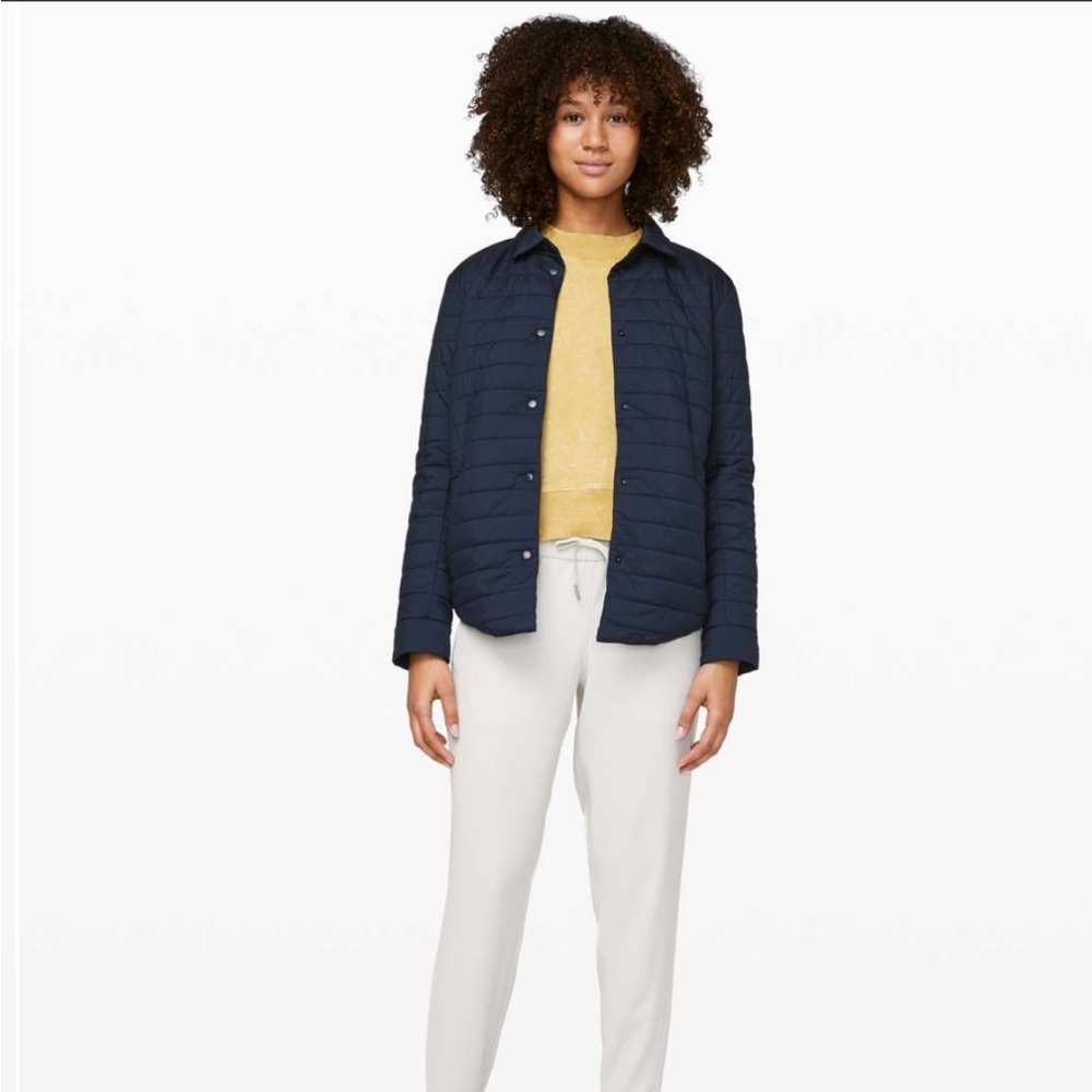 Lululemon Reversible Zip Front Jacket/Shacket Size 4 or Small in True Navy. GUC